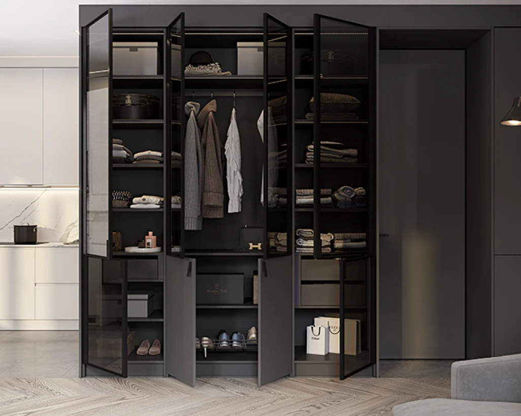 GARDEROBENSCHRANK 4
